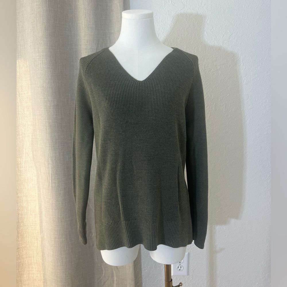 Athleta Hanover V Neck Merino Wool Blend Knit Sweater Olive Green Size‎ XXS